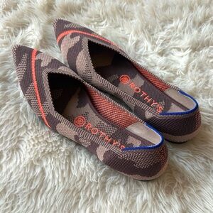Rothy’s The Point flats in brown & tan camo either orange accent 7.5